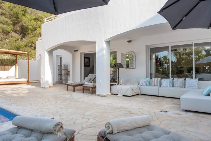 Villa « Amarantos » : vue sur la montagne, Wi-Fi et climatisation in Santa Eulària des Riu, Côte d’Ibiza