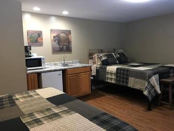 Log Cabin for 4 Guests in Alger County, Picture 1
