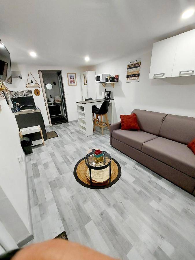 Appartement entier, Studio with Balcony in Yutz, Moselle