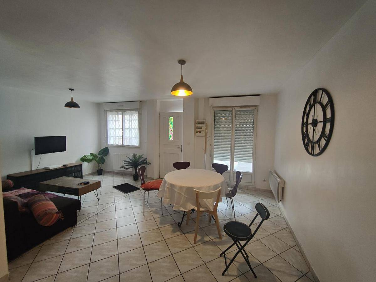 Appartement entier, T3 spacieux proche gare Montargis Wifi linges fournis in Châlette-sur-Loing, Région de Montargis