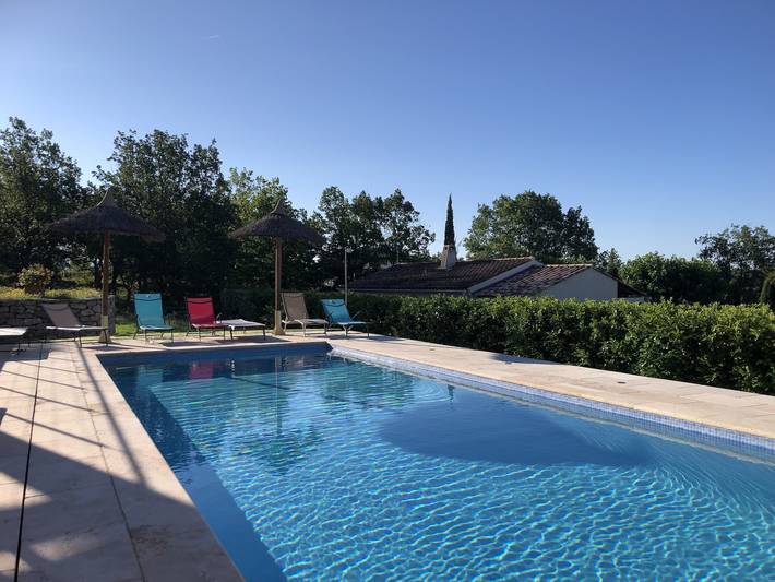 Studio pour 2 personnes, avec piscine et jardin