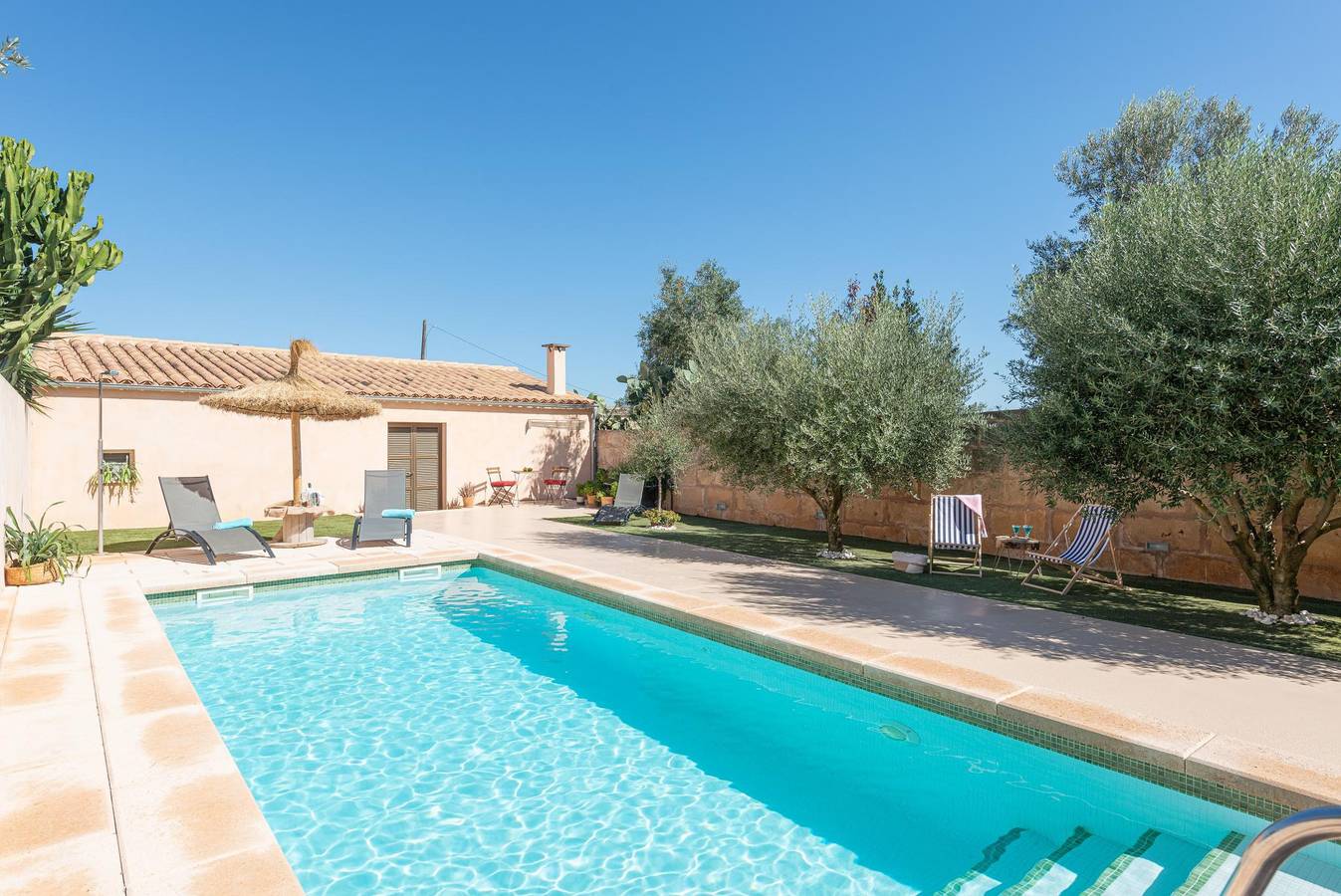 Ca Ses Nines - Acogedora casa de pueblo con piscina privada en el interior de Mallorca Wifi Gratis in Ariany, Interior de Mallorca