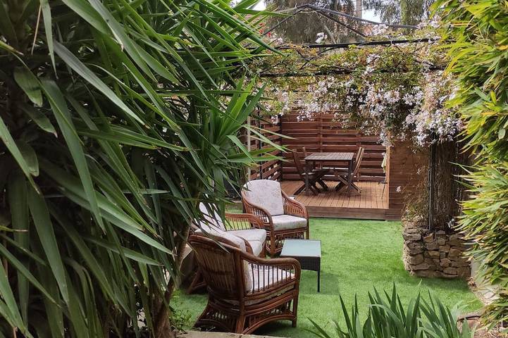 Maison de vacances pour 4 personnes, avec jardin ainsi que terrasse et jacuzzi à Péret