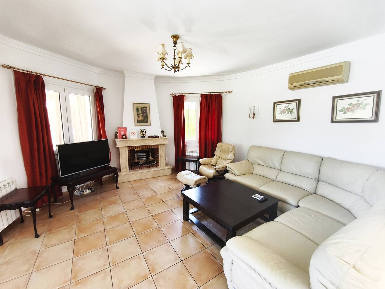 Exklusives Chalet in Oliva Nova, bis zu 8 Personen, privater Pool in Oliva, Costa Blanca