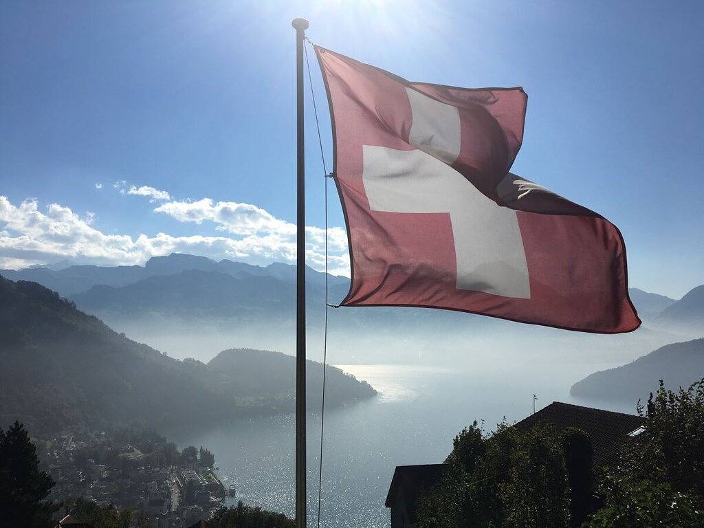Ferienhaus in Vitznau mit Schwimmbecken in Vitznau, Vierwaldstättersee