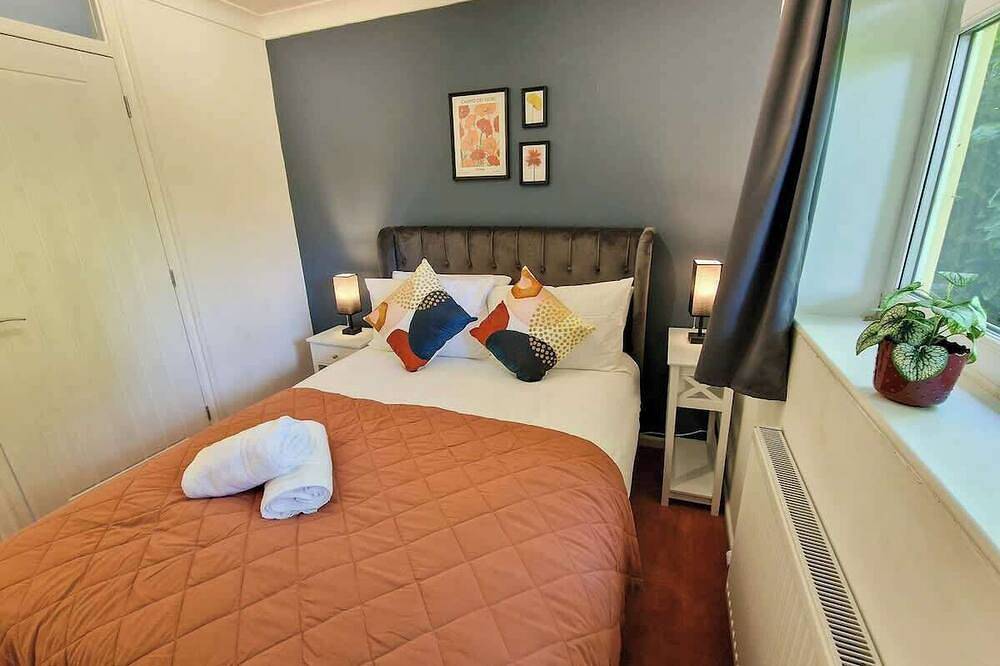 3 Bed Gatley Home | Free Parking in Stockport, Gran Mánchester