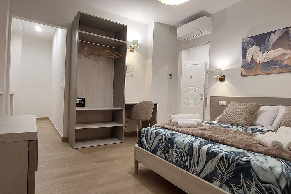 Modern Room With Terrace And Private Bathroom in Bologna, Bologna Provinz