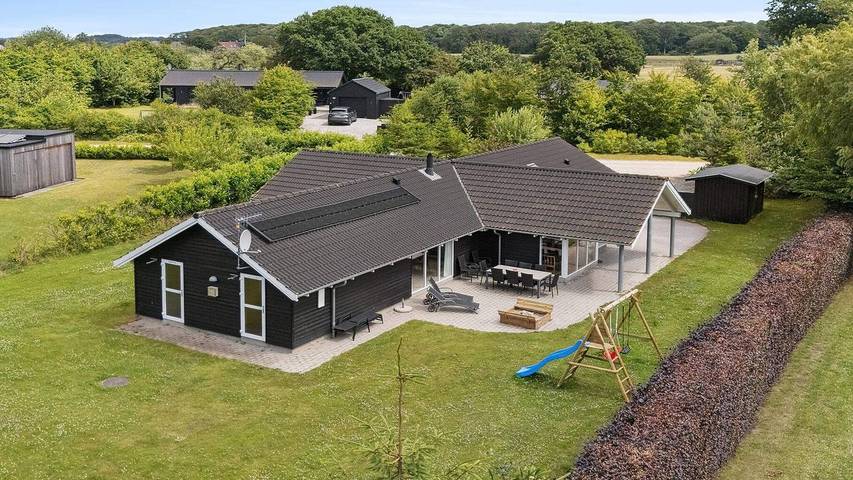 Ferienhaus für 15 Personen, mit Garten und Pool sowie Whirlpool und Sauna in Ahl Strand