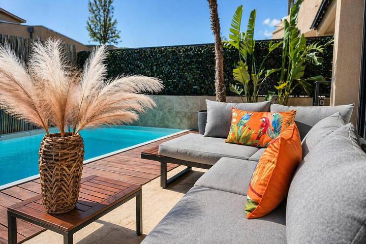 Chalet para 8 personas, con piscina además de vistas y balcón, Familias con niños - 1