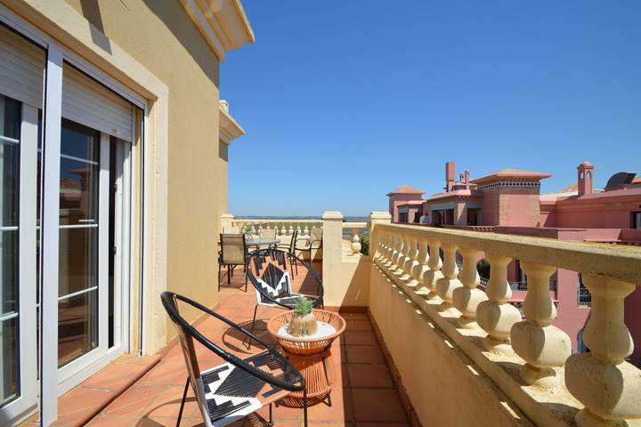 Ganze Wohnung, Ferienwohnung für 7 Personen mit Terrasse in Playa de Los Haraganes (Ayamonte), Ayamonte