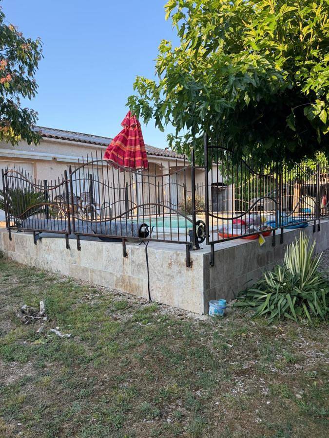 Location de vacances pour 6 personnes, avec Terrasse et Jardin ainsi que Piscine et Vue à Molières-Cavaillac - 4