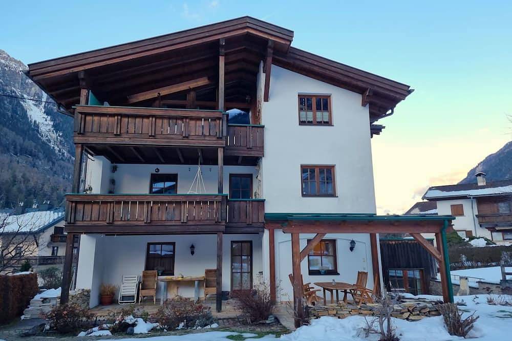 Geheel appartement, Mooi appartement voor 4 personen met Wifi, Tv, terras en parking in Glockturmkamm, Pfunds