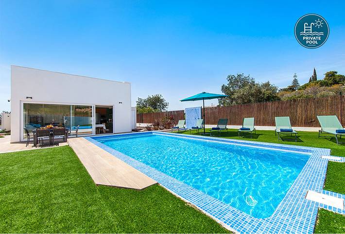 Location de vacances pour 8 personnes, avec Terrasse et Jardin dans Alcantarilha