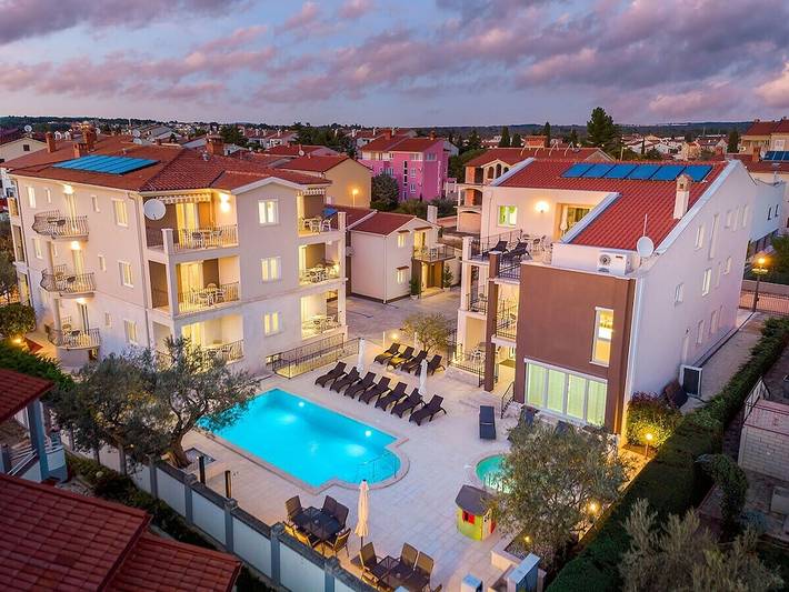 Villa für 2 Personen, mit Terrasse und Garten sowie Pool in Fazana