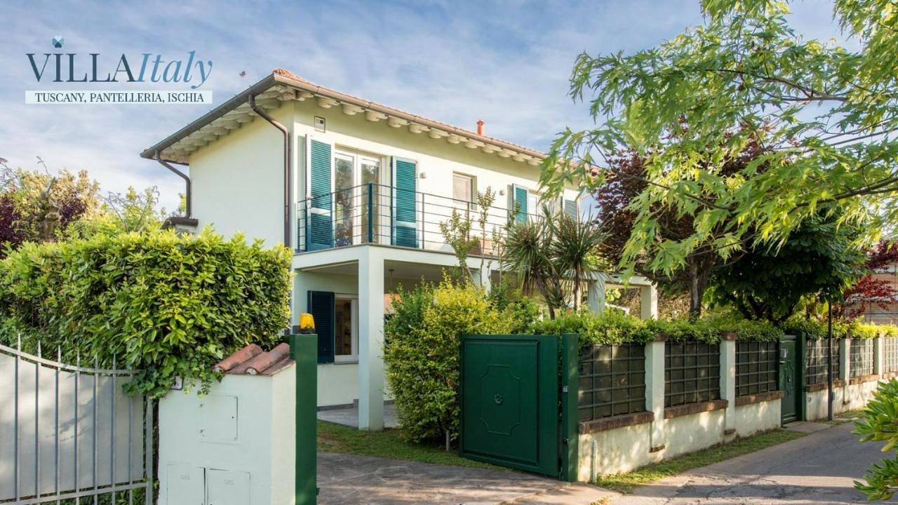 Superior Villa in Forte dei Marmi, Riviera Toscana