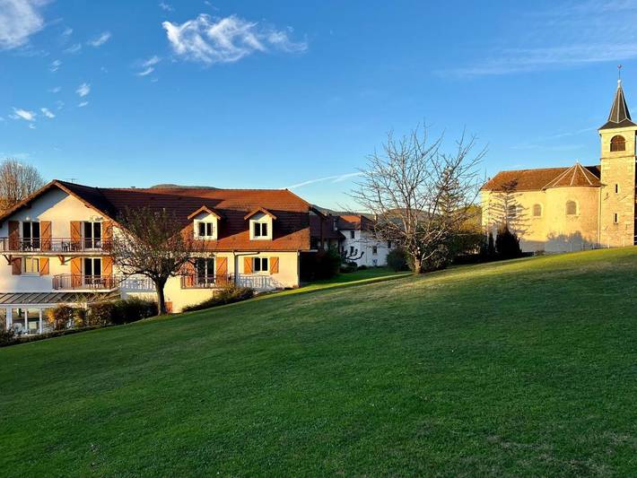 Hôtel pour 4 personnes, avec vue ainsi que jardin et piscine, animaux acceptés à Champagneux - 4