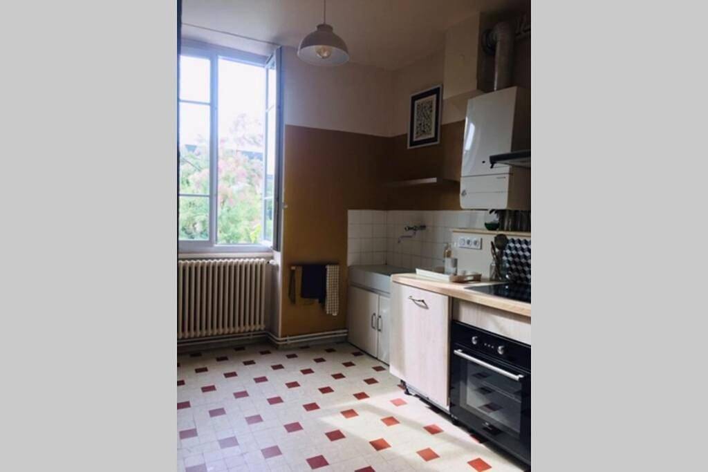 Appartement entier, Three-Bedroom Apartment in Mâcon, Région de Mâcon