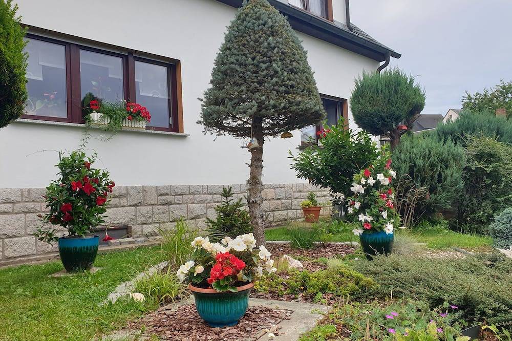 Ganze Wohnung, Ferienwohnung mit 2 Schlafzimmern in Zschorlau/Erzgebirge in Zschorlau, Erzgebirge