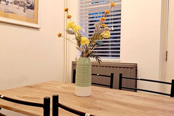 Holiday home for 4 people, with pets in Leeds