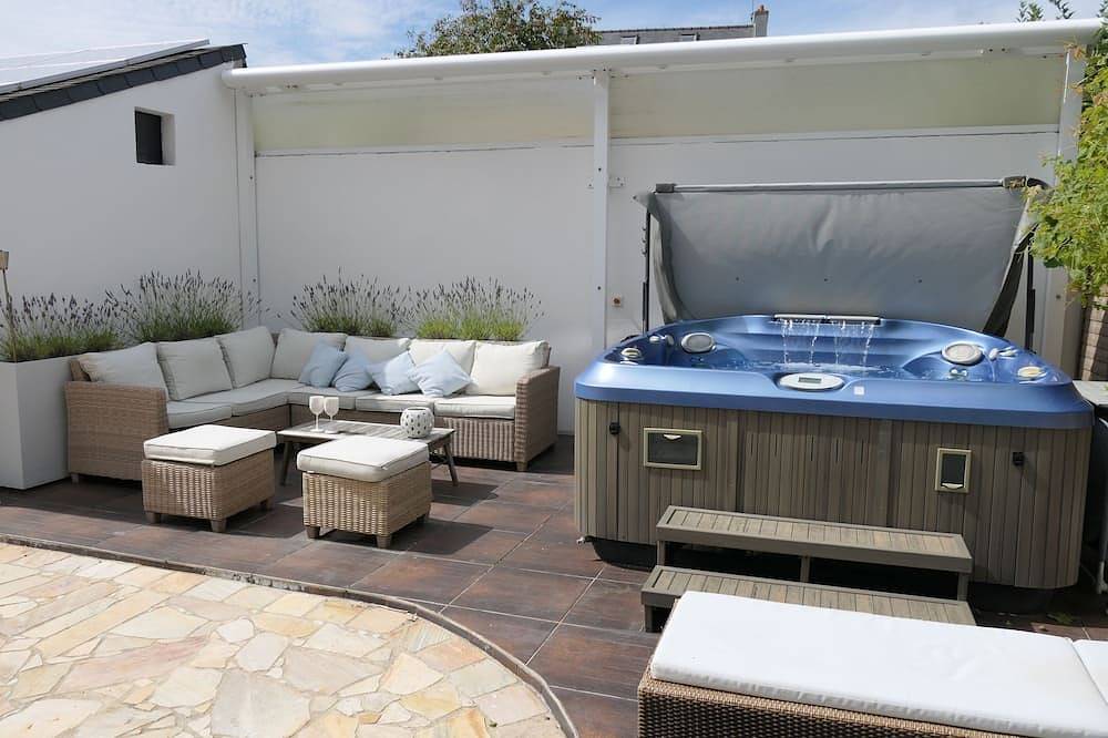 Adonis's House by the Sea in Morgat, Crozon