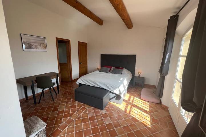 Villa pour 10 personnes, avec balcon ainsi que jardin et jacuzzi à L'Isle-sur-la-Sorgue - 4