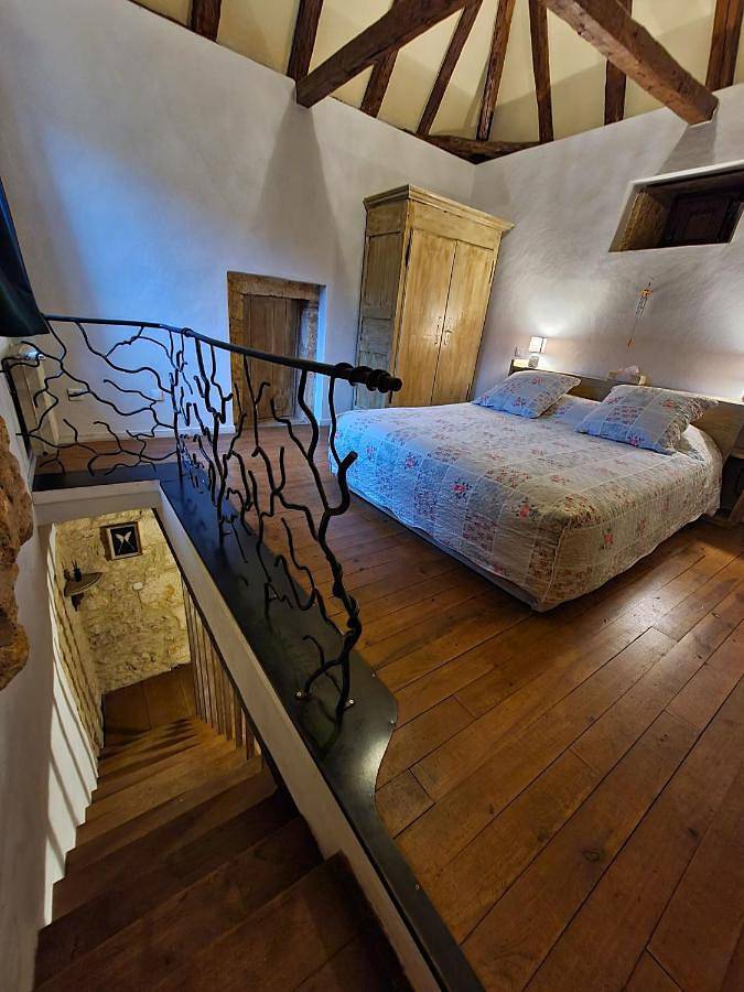 Gîte pour 4 personnes, avec vue ainsi que piscine et jardin, animaux acceptés à Puy-l'Évêque - 4