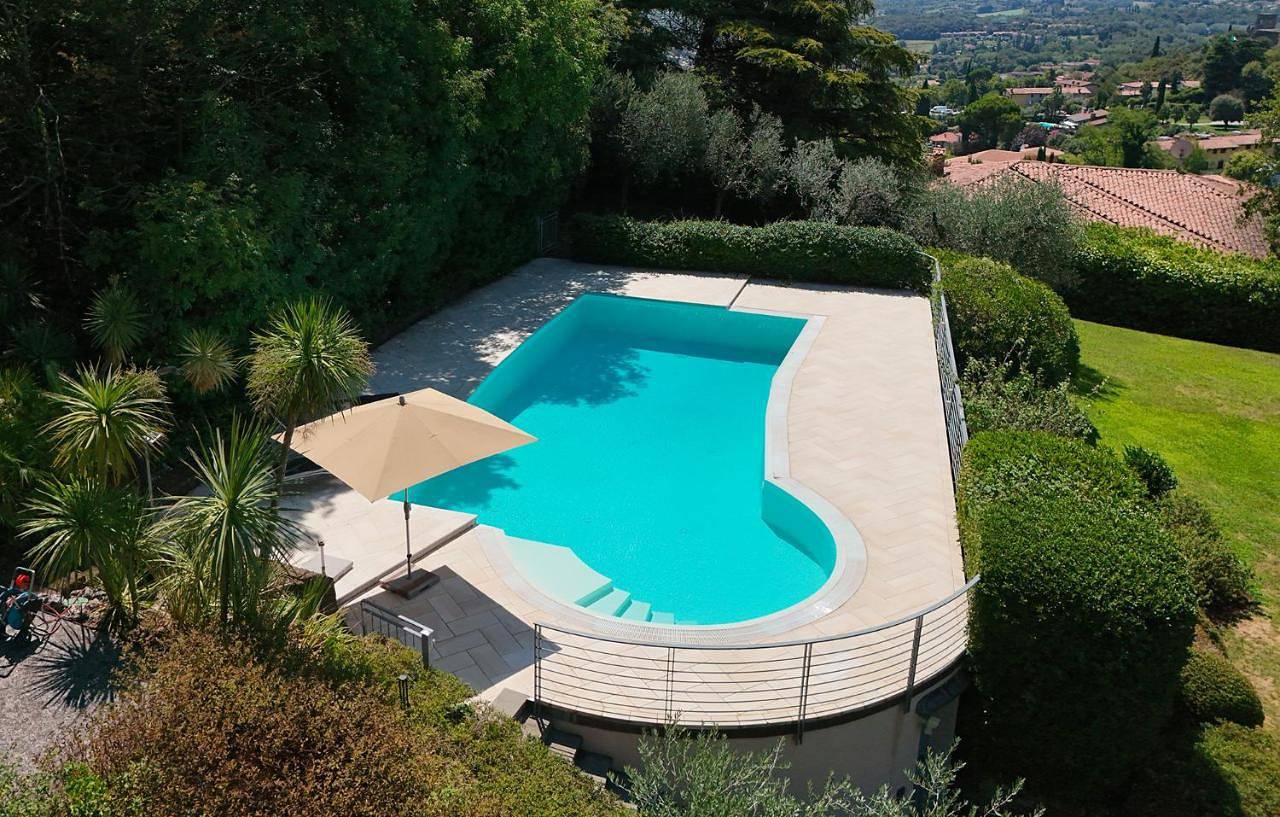 Sunset Serenity Villa in Padenghe sul Garda, Prealpi Gardesane