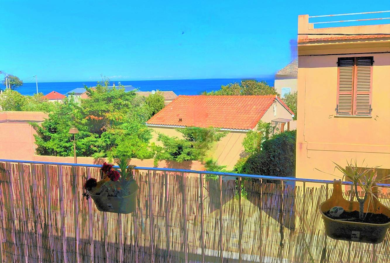 Appartement entier, Appartement « Vue sur Mer » avec Wi-Fi, Climatisation et Vue Imprenable in Erbalunga, Brando