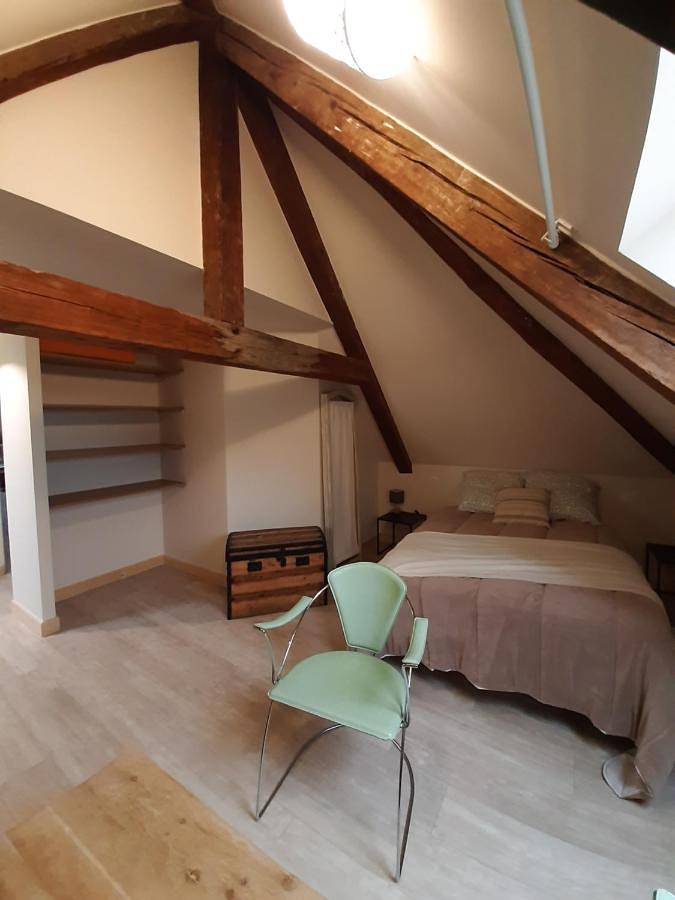 Gîte À l'ombre du pommier in Ruynes-en-Margeride, Région de Saint-Flour