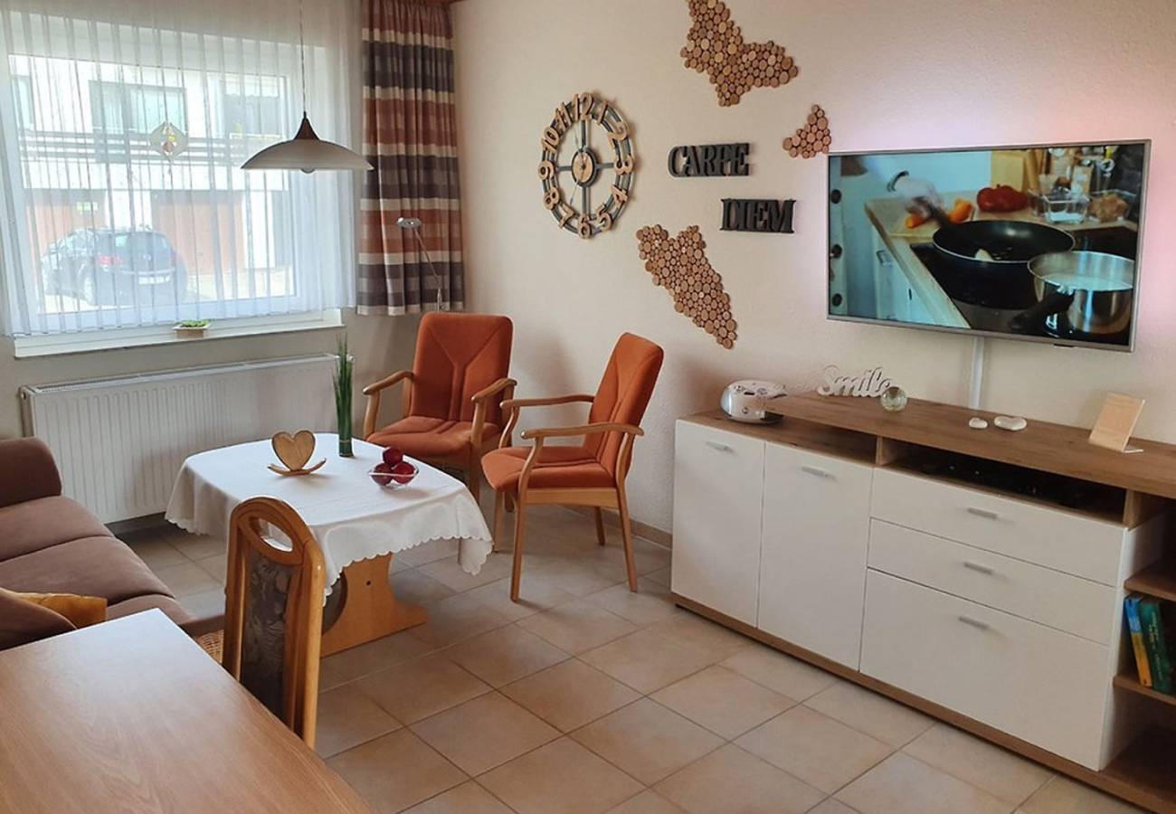Ganze Wohnung, Ferienwohnung Nr. 3 mit Wlan und Panoramabalkon für 2 - 3 Personen.  in Altenau, Harzvorland
