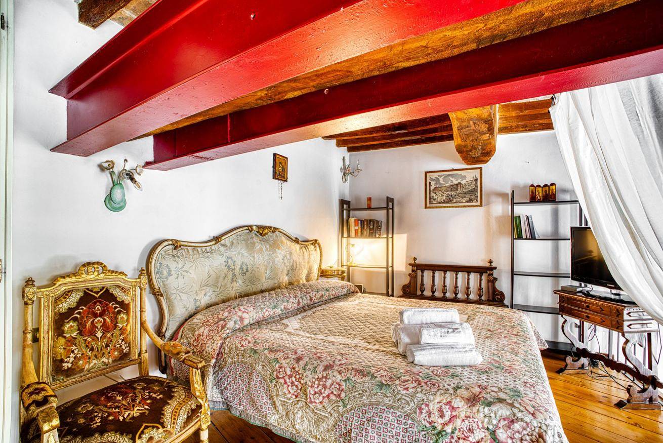 Entire apartment, La Belle Époque - Stylish Flat in Perugia Center in Perugia, Perugia Province