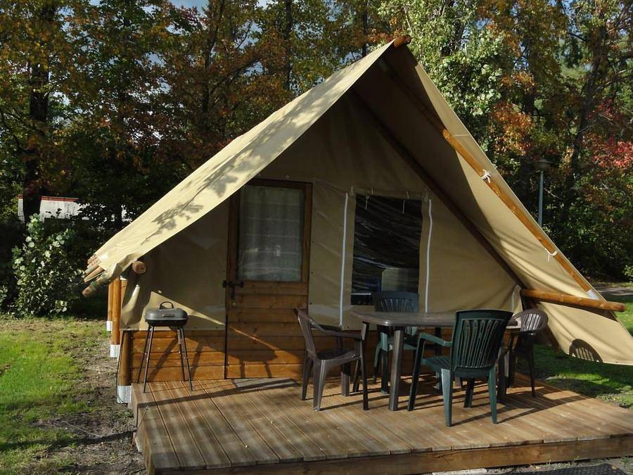 Camping Sunelia l'Etang de Sologne - Safarizelt 4 personen - Ungewöhnlich Lodge-Zelt ohne Sanitäranlagen 2 Zimmer 25m² in Nouan-le-Fuzelier, Sologne