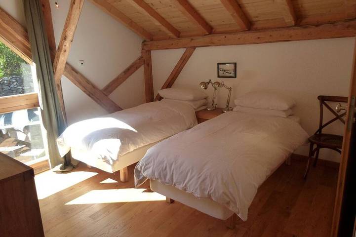 Gîte pour 10 personnes, avec jardin à Saint-Jean-de-Belleville - 4