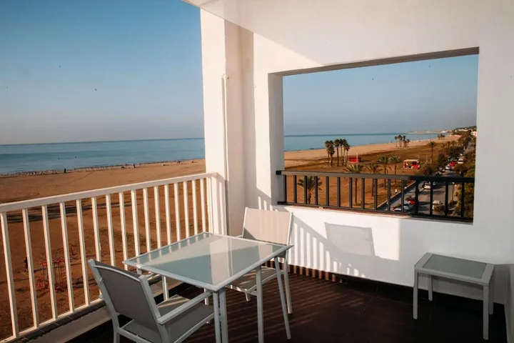 Hotel für 2 Personen, mit Ausblick und Balkon sowie Pool und Seeblick - 1