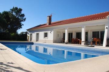 Villa pour 8 personnes, avec jardin et jacuzzi à Comporta