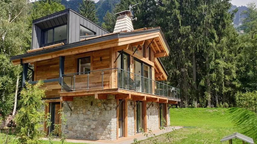 Ferienhaus für 13 Personen, mit Sauna und Pool sowie Whirlpool und Garten in Chamonix