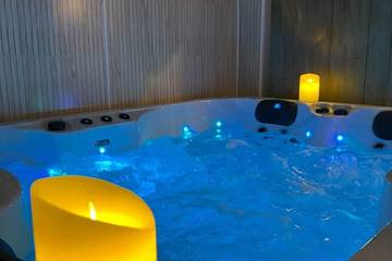 Gîte pour 2 personnes, avec jacuzzi et terrasse ainsi que jardin et sauna à Lançon-Provence