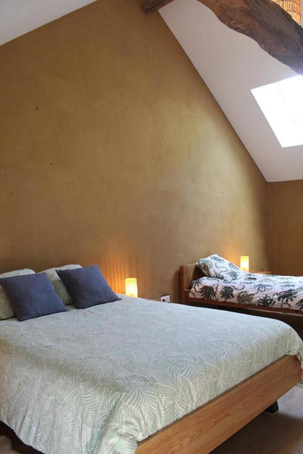 Two-Bedroom House in Saint-Médard-sur-Ille, Région de Rennes