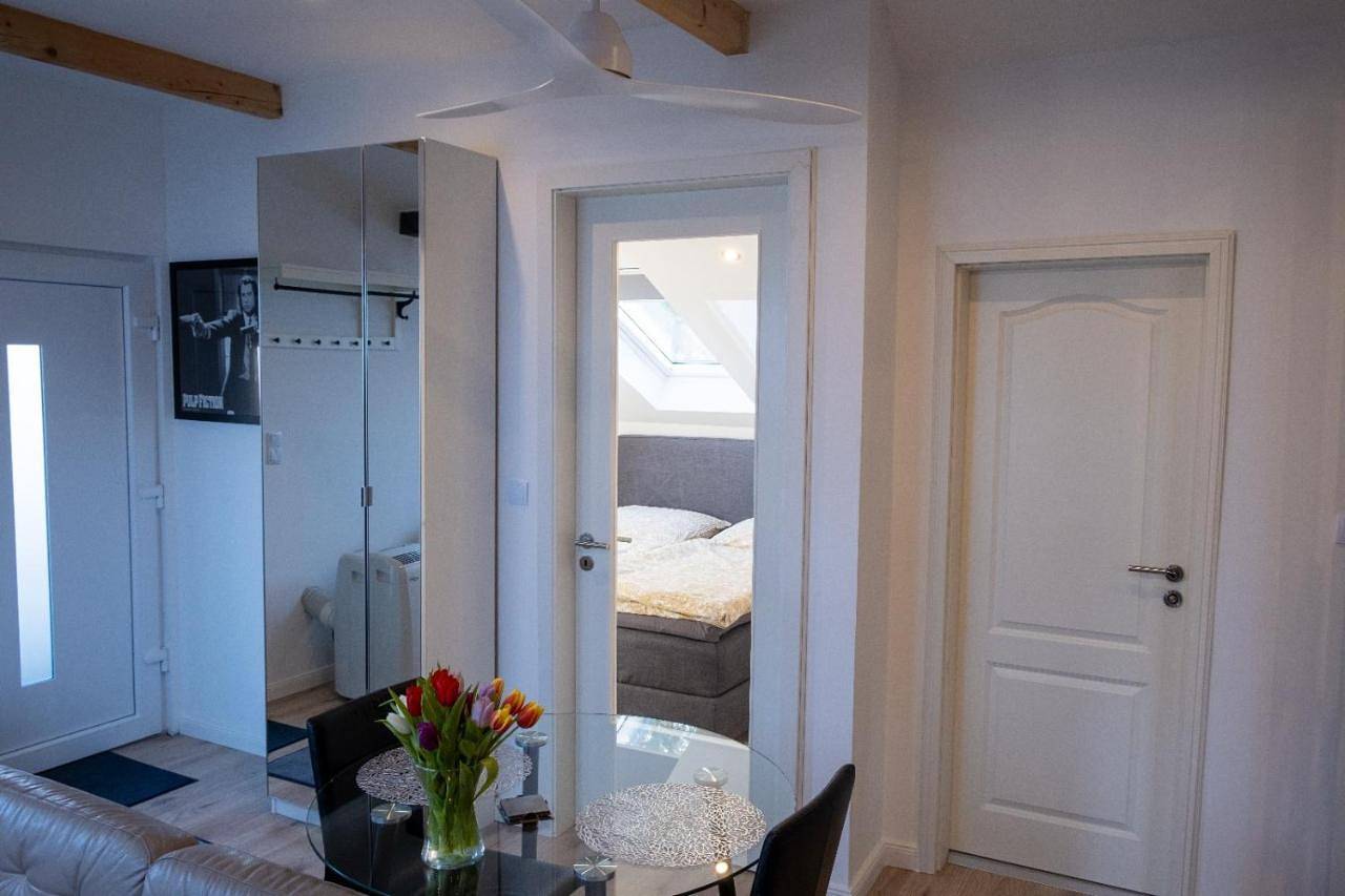 Ganze Wohnung, One-Bedroom Apartment in Wandsbek Hamburg, Hamburg