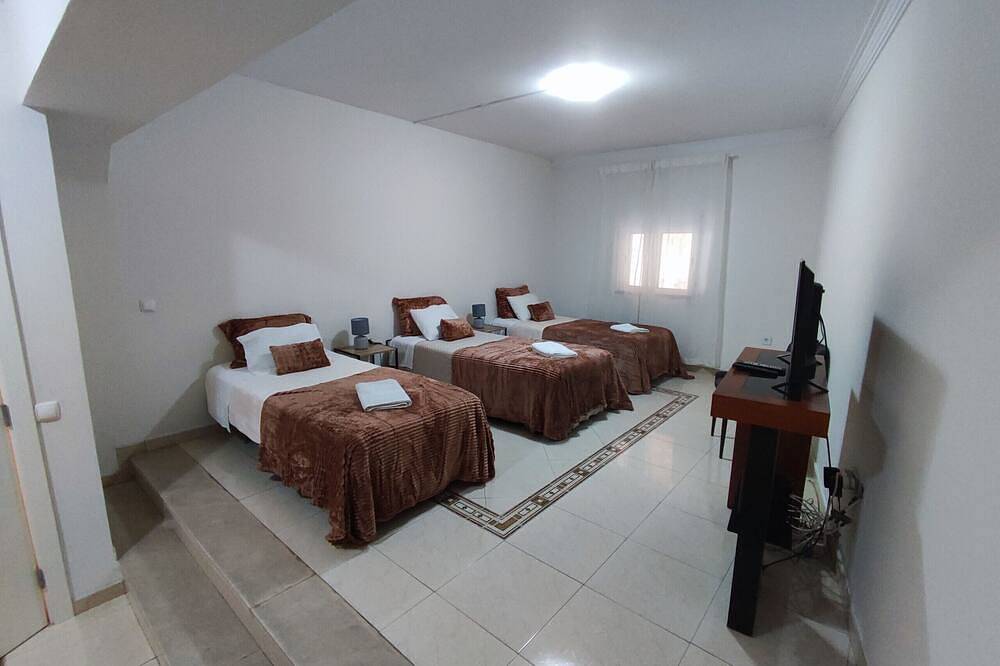 Guest House Alojamento Santa Catarina Suite 4 - Your refuge in the heart of Alenquer in Alenquer, Distrito de Lisboa