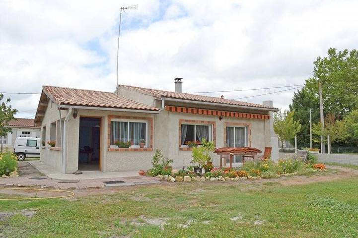 Location de vacances pour 4 personnes, avec jardin à Listrac-Médoc