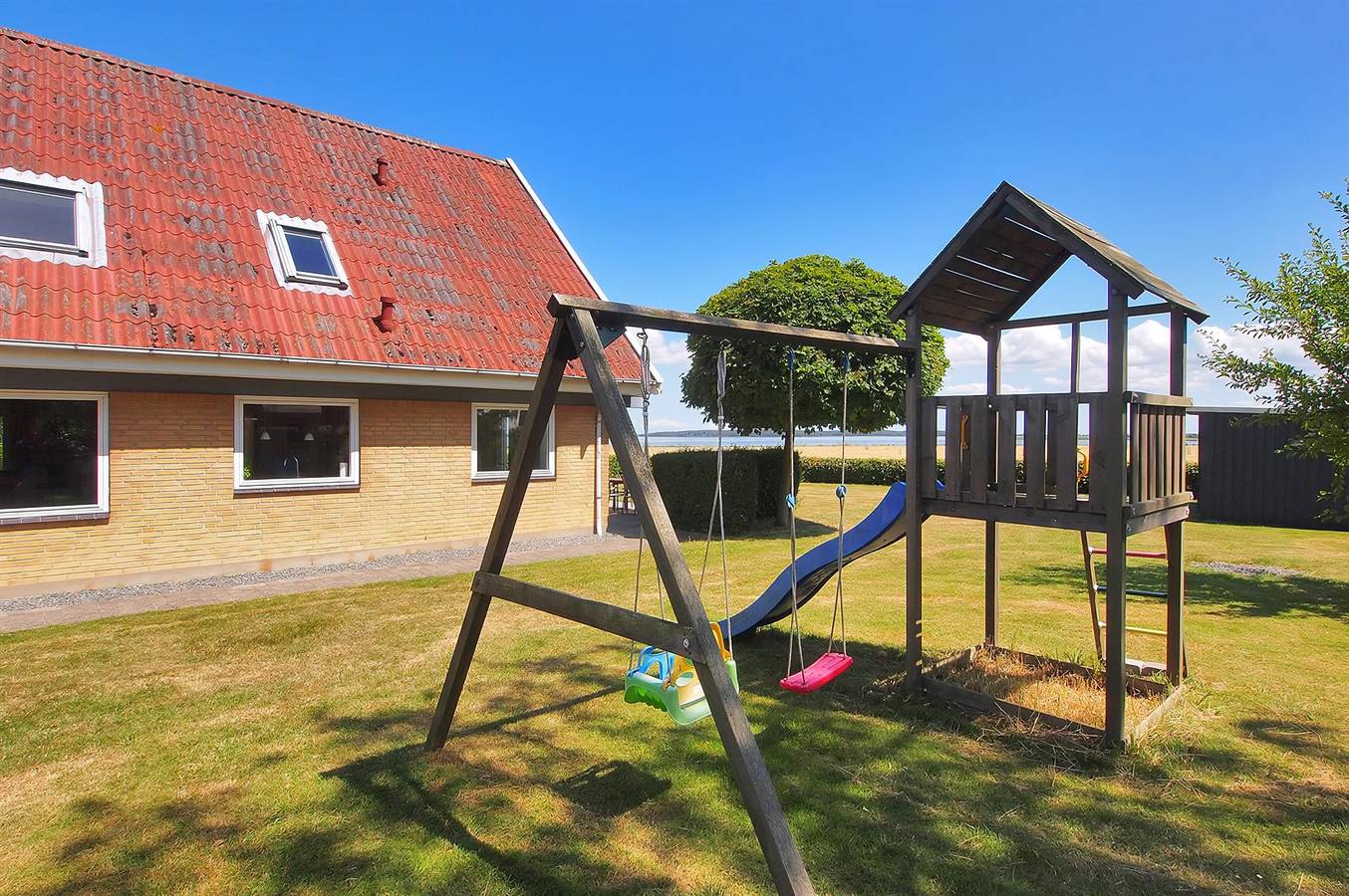 Beautiful home in Nakskov w/ Wifi and 5 Bedrooms in Lolland-Falster