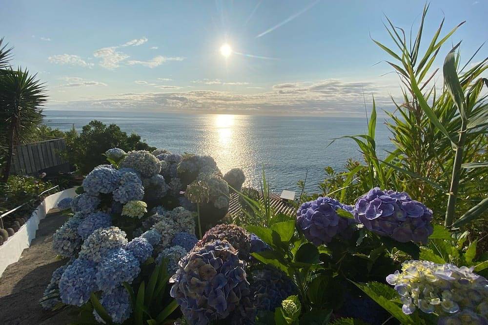 Unique sunrise oceans' view in Nordeste, São Miguel