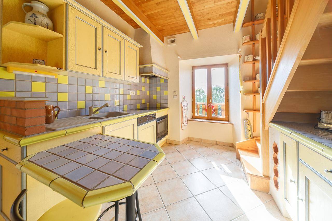 Maison de vacances 'Chez Félicie' avec terrasse privée et jardin commun in Valuéjols, Parc naturel régional des Volcans d'Auvergne