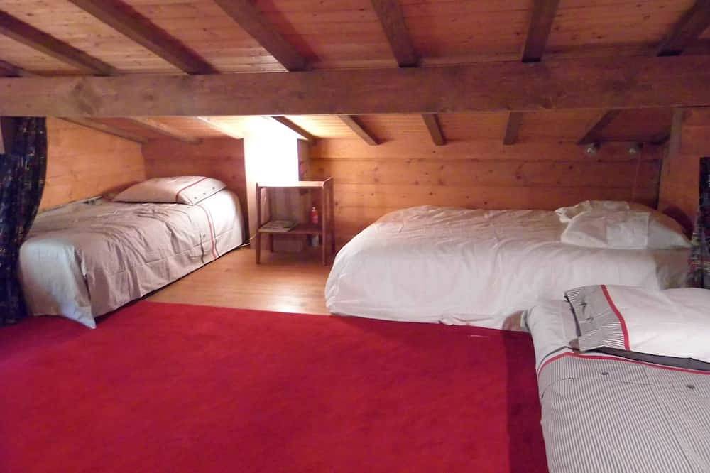 Groot huis, een prachtig uitzicht op het meer in de buurt van Evian-les-Bains in Lugrin, Thonon-les-Bains en omgeving