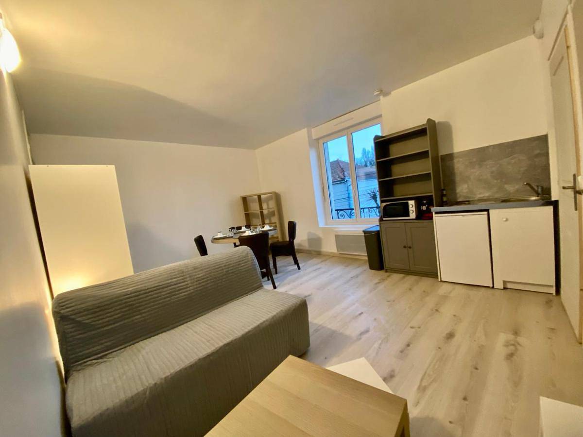 Appartement entier, 101 T2 Immeuble Persévérance in Conflans-en-Jarnisy, Meurthe-et-Moselle