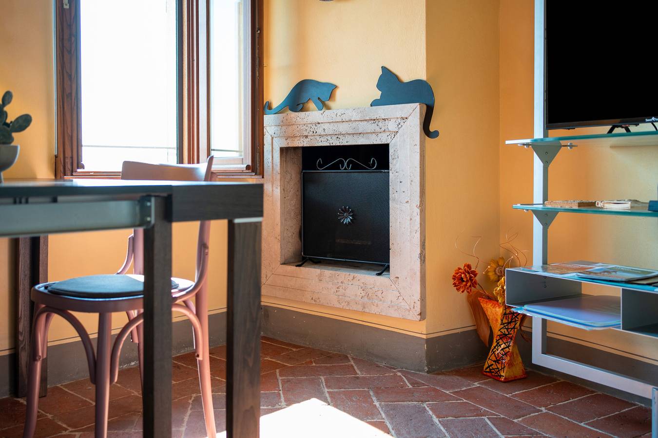 Appartamento intero, Appartamento 'Piccolo Rustico' con vista sulle montagne, Wi-Fi e aria condizionata in Sinalunga, Siena e dintorni