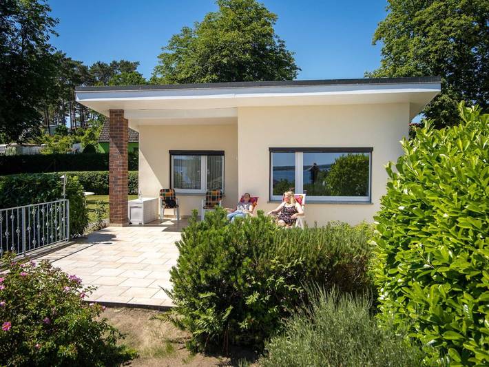 Ferienhaus für 3 Personen, mit Terrasse und Garten sowie Seeblick am Plauer See