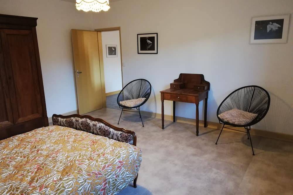Ganze Wohnung, At the gateway to the Sancy, Puy Mary and Château de Val. Ideal for a family in Lanobre, Regionaler Naturpark Volcans d'Auvergne