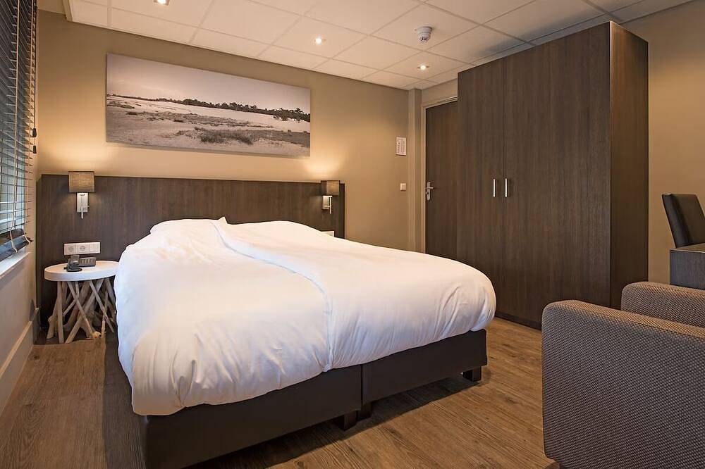 Modern Room with Garden Access and Free Parking in Vlijmen, Near Efteling in Nordbrabant